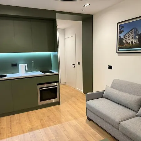 Boutique Flat In The Center * 地拉那
